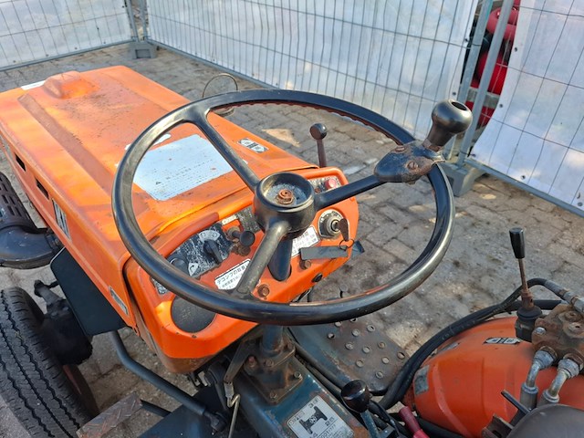 Tractor, kubota, b7001 - afbeelding 18 van  19