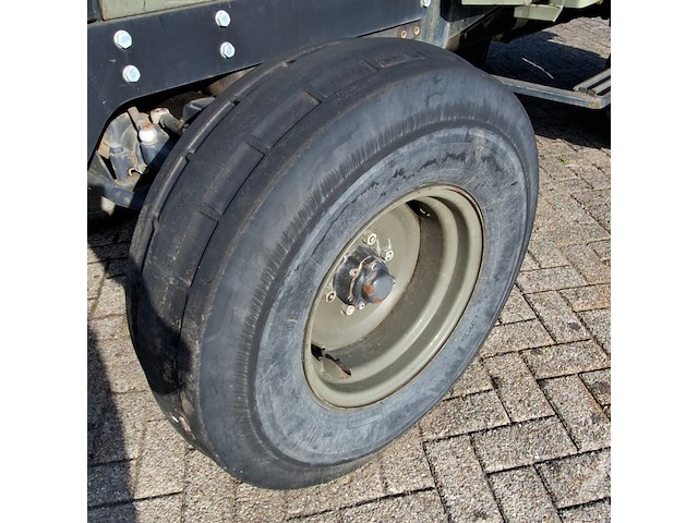 Tractor met veegrol, valmet, 405gl, 1988 - afbeelding 2 van  35