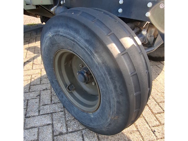 Tractor met veegrol, valmet, 405gl, 1988 - afbeelding 4 van  35