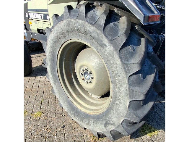 Tractor met veegrol, valmet, 405gl, 1988 - afbeelding 7 van  35
