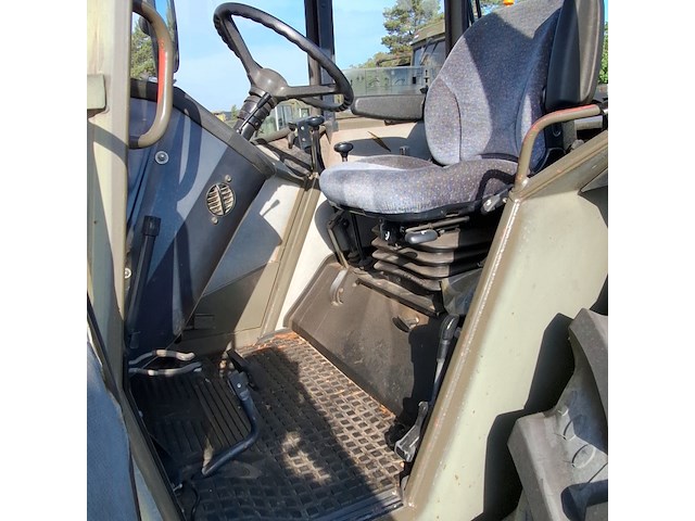Tractor met veegrol, valmet, 405gl, 1988 - afbeelding 15 van  35
