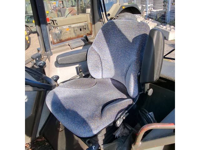 Tractor met veegrol, valmet, 405gl, 1988 - afbeelding 16 van  35