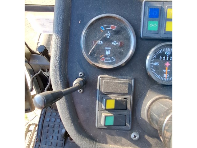 Tractor met veegrol, valmet, 405gl, 1988 - afbeelding 19 van  35