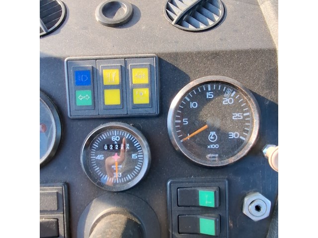 Tractor met veegrol, valmet, 405gl, 1988 - afbeelding 20 van  35