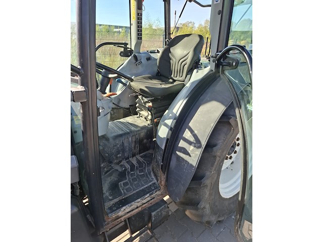Tractor, new holland, t4.85f, 2015 - afbeelding 35 van  37