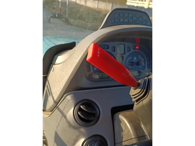 Tractor new holland, ts135a, bouwjaar 2007 - afbeelding 9 van  39