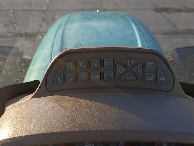 Tractor new holland, ts135a, bouwjaar 2007 - afbeelding 10 van  39