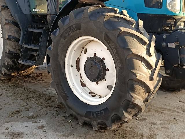 Tractor new holland, ts135a, bouwjaar 2007 - afbeelding 26 van  39