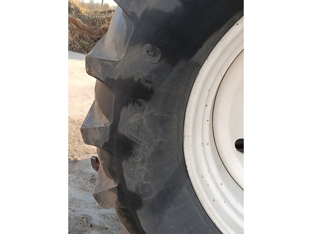 Tractor new holland, ts135a, bouwjaar 2007 - afbeelding 29 van  39