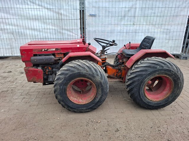 Tractor valpadana, 4rm 330 - afbeelding 1 van  14