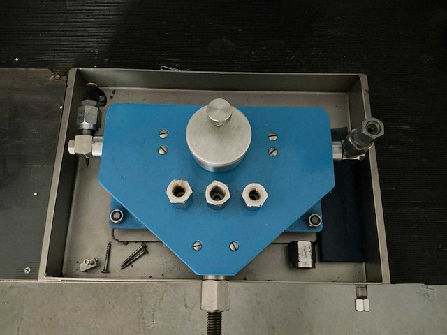 Tradinco t1250 vergelijkingstester - afbeelding 2 van  2