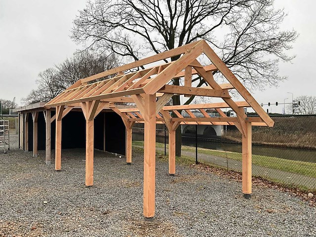Traditionele douglas kapschuur 660x360x325 cm - afbeelding 1 van  1