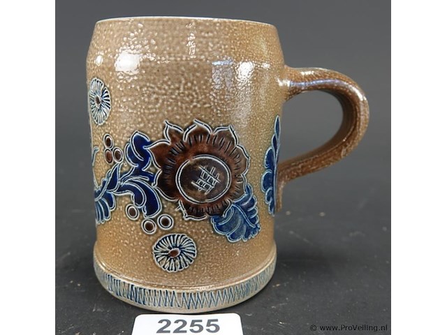 Traditionele duitse zoutgeglazuurde steengoed bierpul (salzglasur stein) - afbeelding 2 van  5