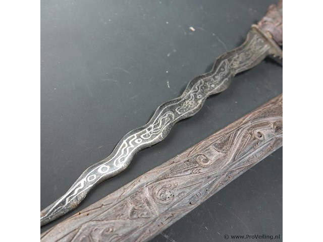 Traditionele indonesische keris (of kris) - afbeelding 4 van  7