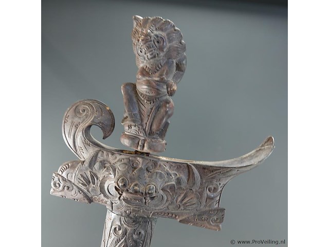 Traditionele indonesische keris (of kris) - afbeelding 7 van  7