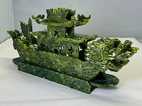 Traditionele jade drakenboot - inclusief doos - afbeelding 3 van  5