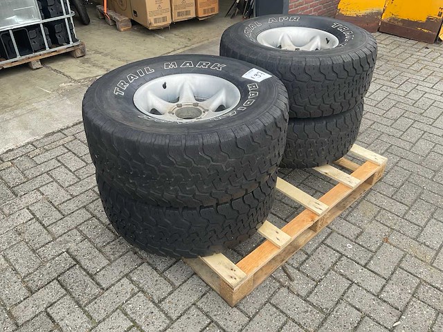 Trail mark. radial apr nissan patrol 33x12,5or15lt autoband (4x) - afbeelding 1 van  4
