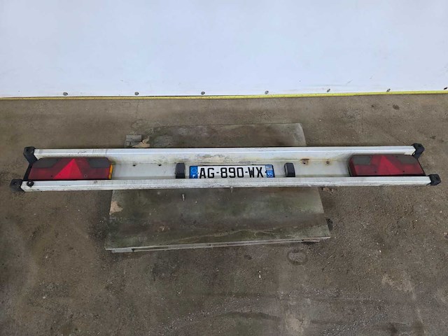 Trailer achterbalk - afbeelding 1 van  4