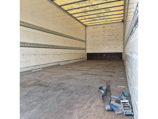 Trailer, saxas - afbeelding 6 van  10