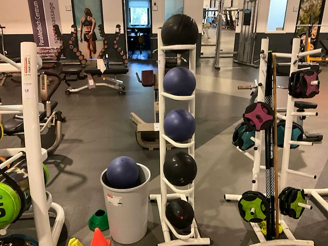 Trainingballen op rek - afbeelding 1 van  5