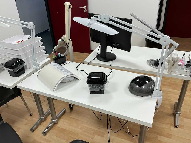 Trainingsruimte / saloninrichting - afbeelding 2 van  14