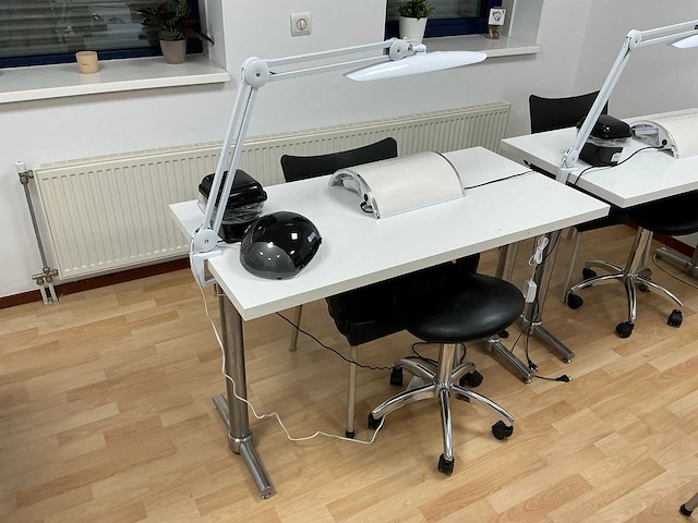 Trainingsruimte / saloninrichting - afbeelding 5 van  14