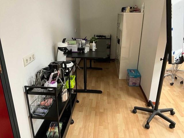 Trainingsruimte / saloninrichting - afbeelding 8 van  14