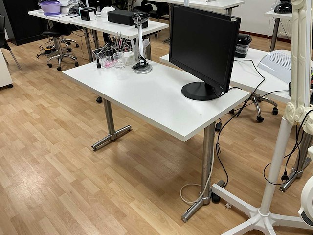 Trainingsruimte / saloninrichting - afbeelding 6 van  14