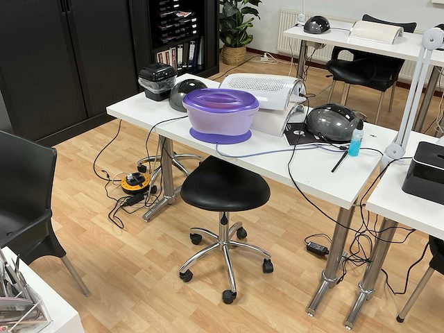 Trainingsruimte / saloninrichting - afbeelding 13 van  14