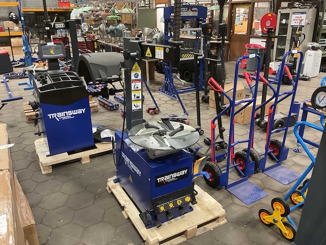 Trainsway zh620 autobandenwisselaar - afbeelding 1 van  8