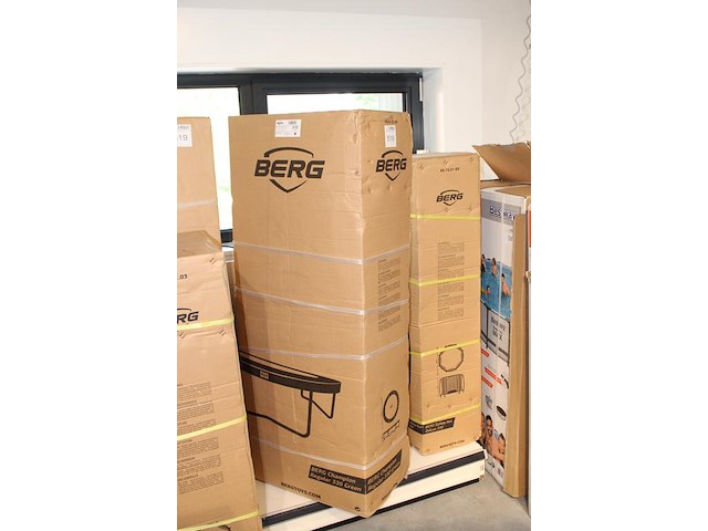 Trampoline berg champion regular 330 grey, doorsnede 330 cm, incl. safety net berg. nieuw in twee dozen. - afbeelding 2 van  3