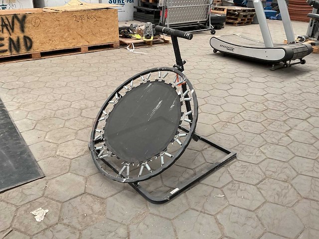 Trampoline - afbeelding 1 van  5