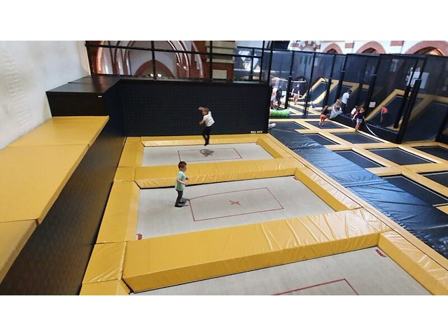 Trampolinepark - afbeelding 6 van  14