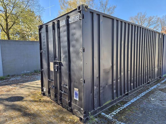 Trampolinepark - afbeelding 10 van  14