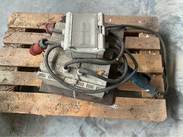 Transformator - afbeelding 1 van  3