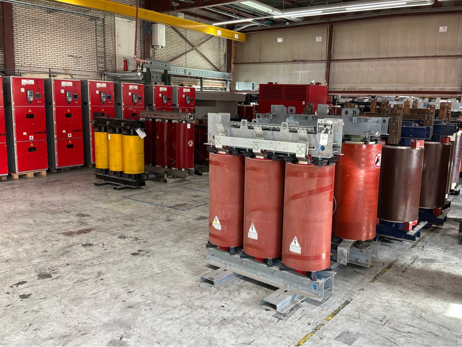 Transformatoren, compressoren, rubber machines, bitcoin mining container, datacenter container en opslagtanks