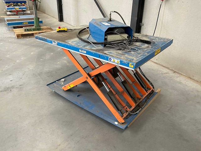 Translift - 2001 - 1500 f - hefplateau - afbeelding 2 van  5