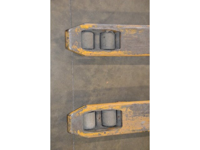 Transpallet geel macii max 2000kg - afbeelding 3 van  6