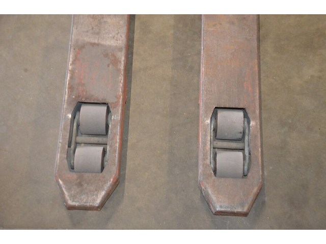 Transpallet rood a.t.i.b. 2500kg - afbeelding 6 van  12