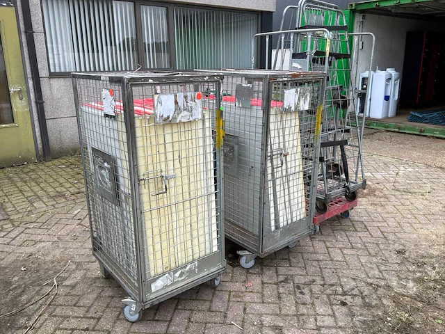 Transport karren met isolatie platen - afbeelding 4 van  9