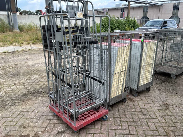 Transport karren met isolatie platen - afbeelding 7 van  9