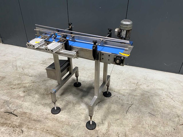 Transportband met 2 stoppers voor vullen (c) - afbeelding 1 van  3