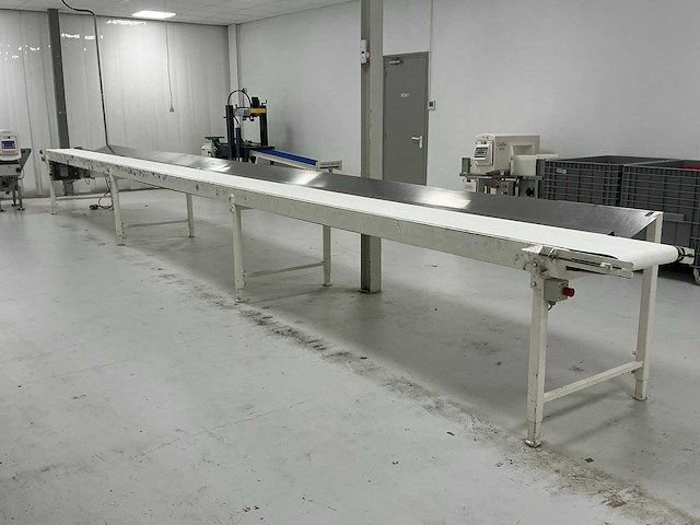 Transportband met producttafel (9 meter) - afbeelding 1 van  2