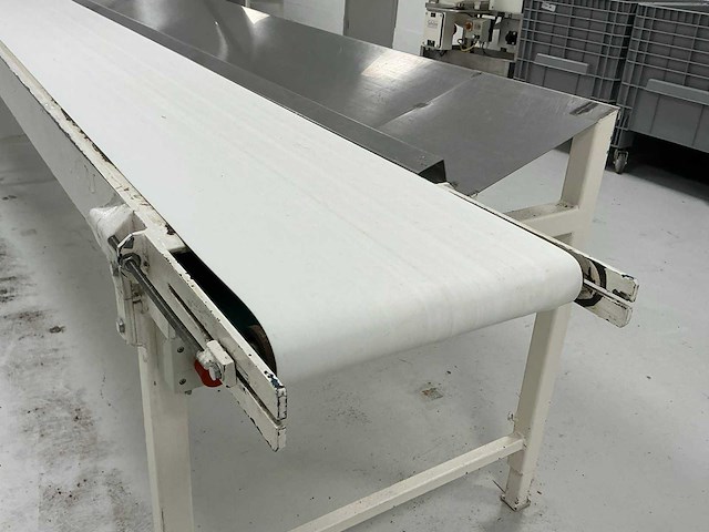 Transportband met producttafel (9 meter) - afbeelding 2 van  2