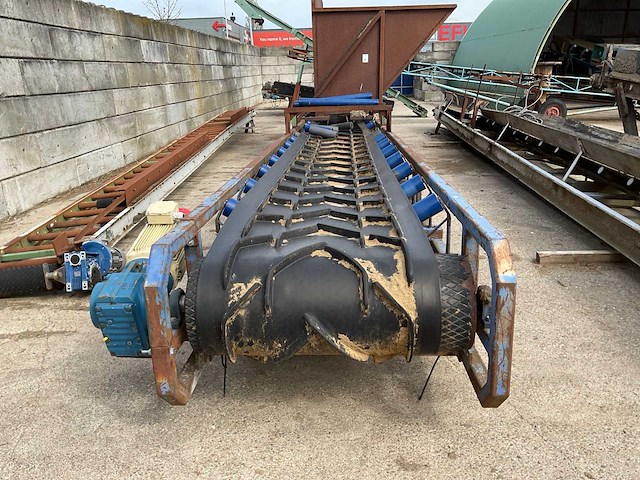 Transportband met voeder - afbeelding 2 van  6