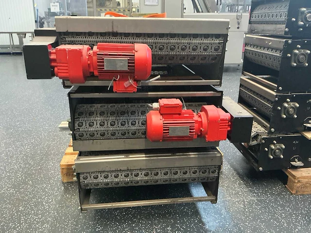 Transportband rollenbaan breed met motor (3x) - afbeelding 12 van  15