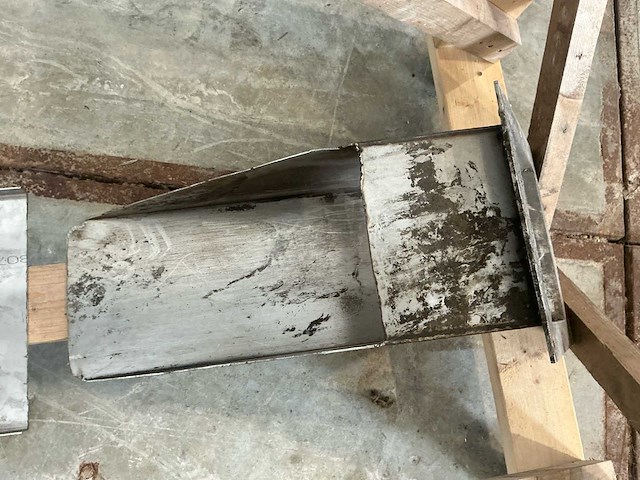 Transportbanden en vijzelsysteem met doseertrechter – onderdeel van complete lijn (zie combikavel 5) - afbeelding 2 van  23