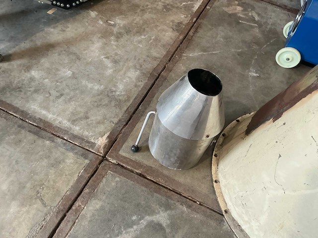 Transportbanden en vijzelsysteem met doseertrechter – onderdeel van complete lijn (zie combikavel 5) - afbeelding 9 van  23