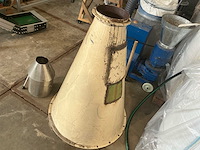 Transportbanden en vijzelsysteem met doseertrechter – onderdeel van complete lijn (zie combikavel 5) - afbeelding 10 van  23