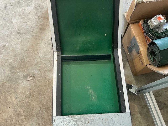 Transportbanden en vijzelsysteem met doseertrechter – onderdeel van complete lijn (zie combikavel 5) - afbeelding 11 van  23